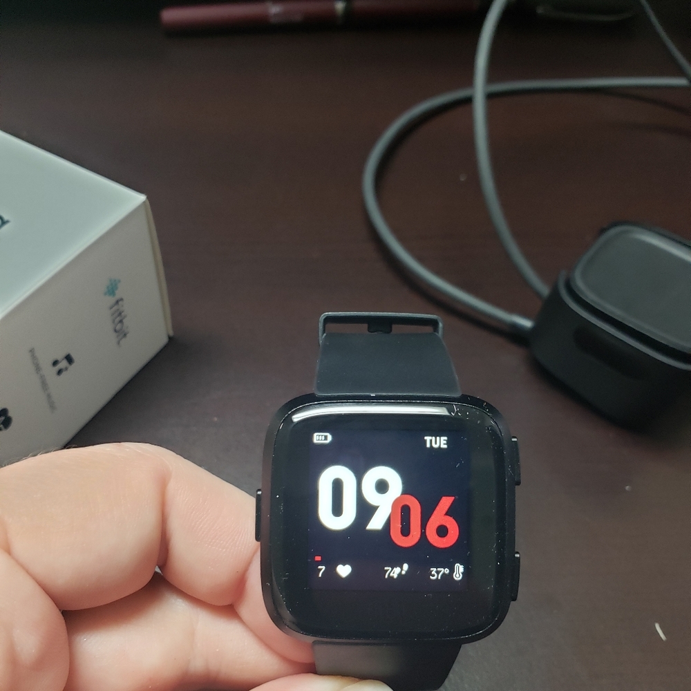 Fitbit Versa - image 4
